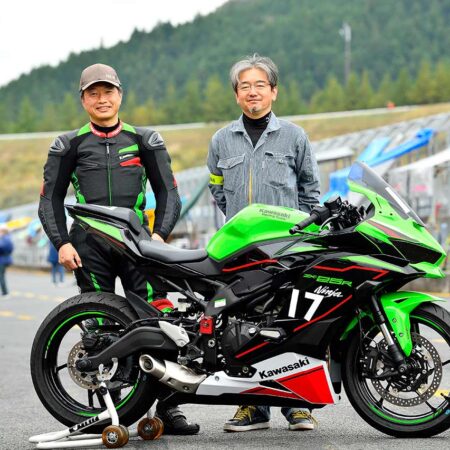 Ninja ZX-25R/SE - 【公式】RIDERS CLUB（ライダースクラブ）