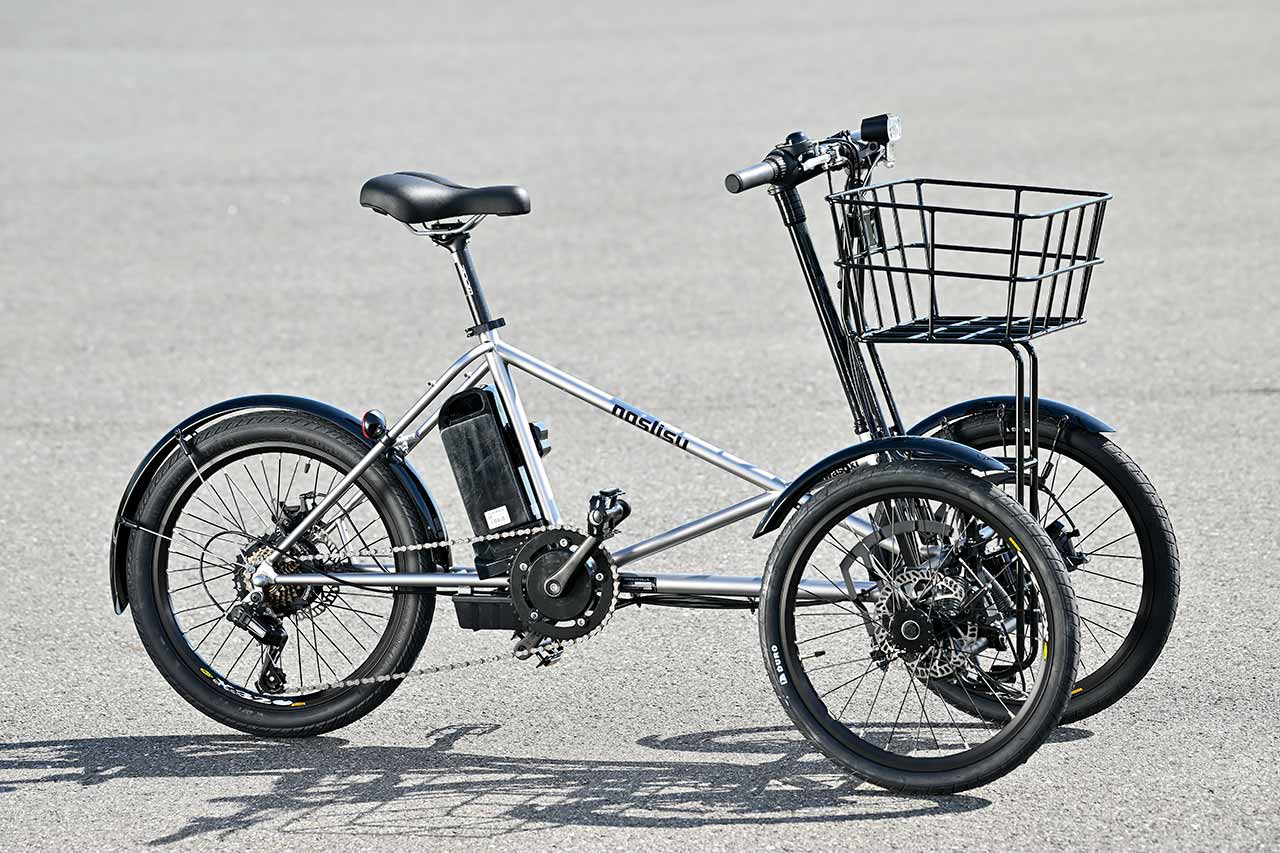電動アシスト自転車の「noslisu」。満充電までは約5時間で、1充電あたりの走行距離はエコモードで53.0km、パワーモードで33.1kmとなる。36万3000円