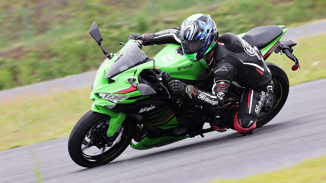 中野真矢×平嶋夏海インプレッションKAWASAKI Ninja ZX-25R SE 