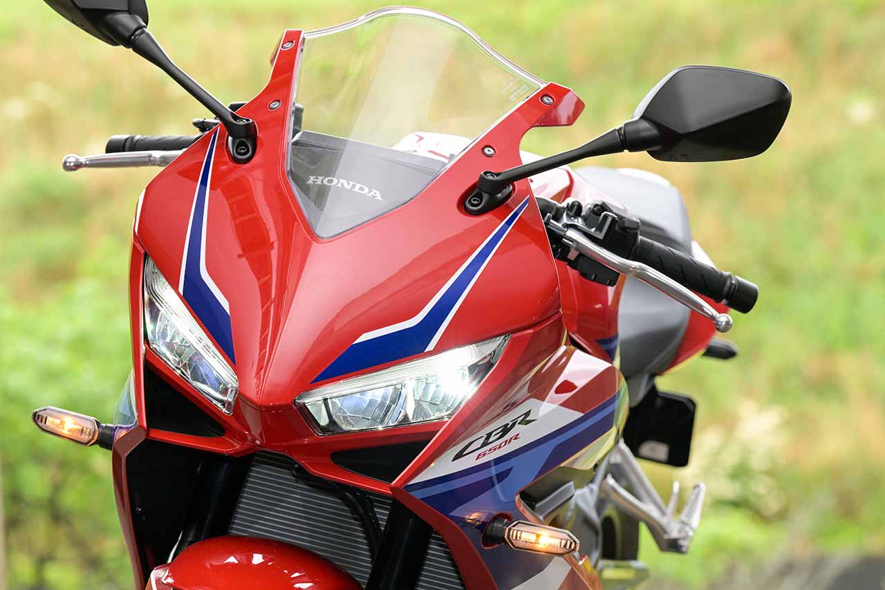 ’24年型CBR650Rはヘッドライトやカウルのデザインを一新