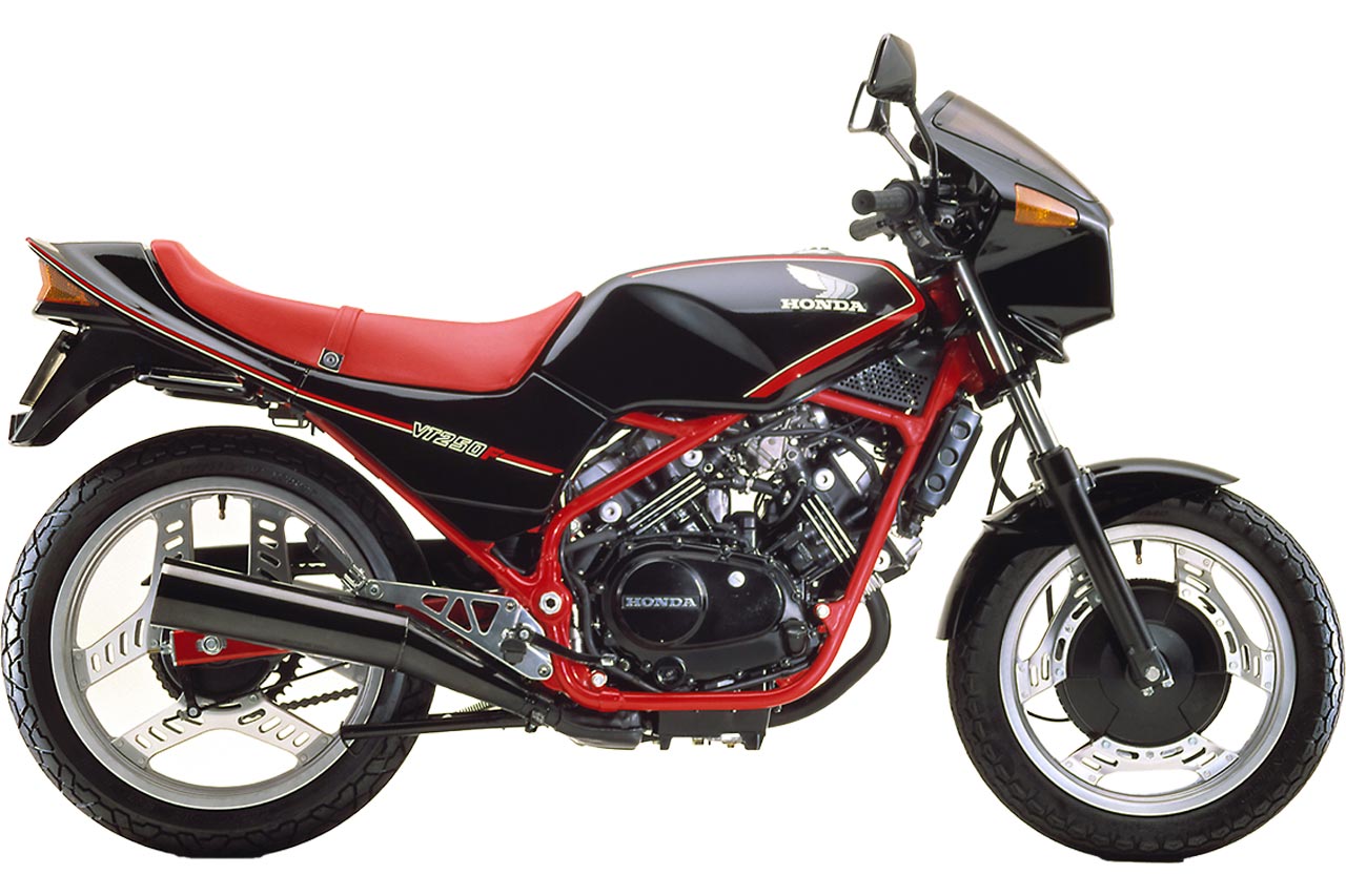 【1982 HONDA VT250F】F16インチ　R18インチ