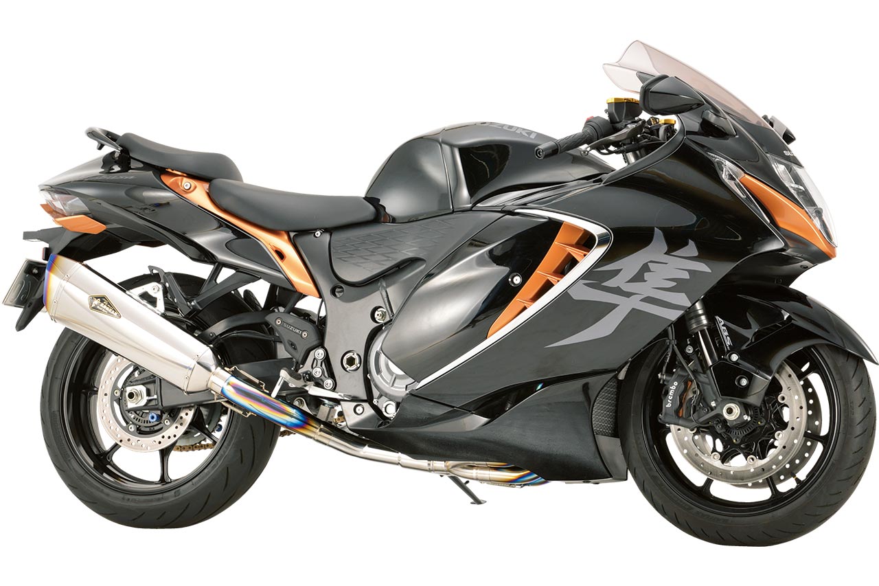 【Hayabusa（’21～）GTスペック フルエキゾースト ツイン マフラー】チタンポリッシュ/38万5000円　チタンドラッグブルー/39万6000円　最高出力：175.6（STD=170.2）ps　最大トルク：14.5（STD=14.1）kgf･m・重量：7.2（STD=20）kg　集合方式：4-2-2