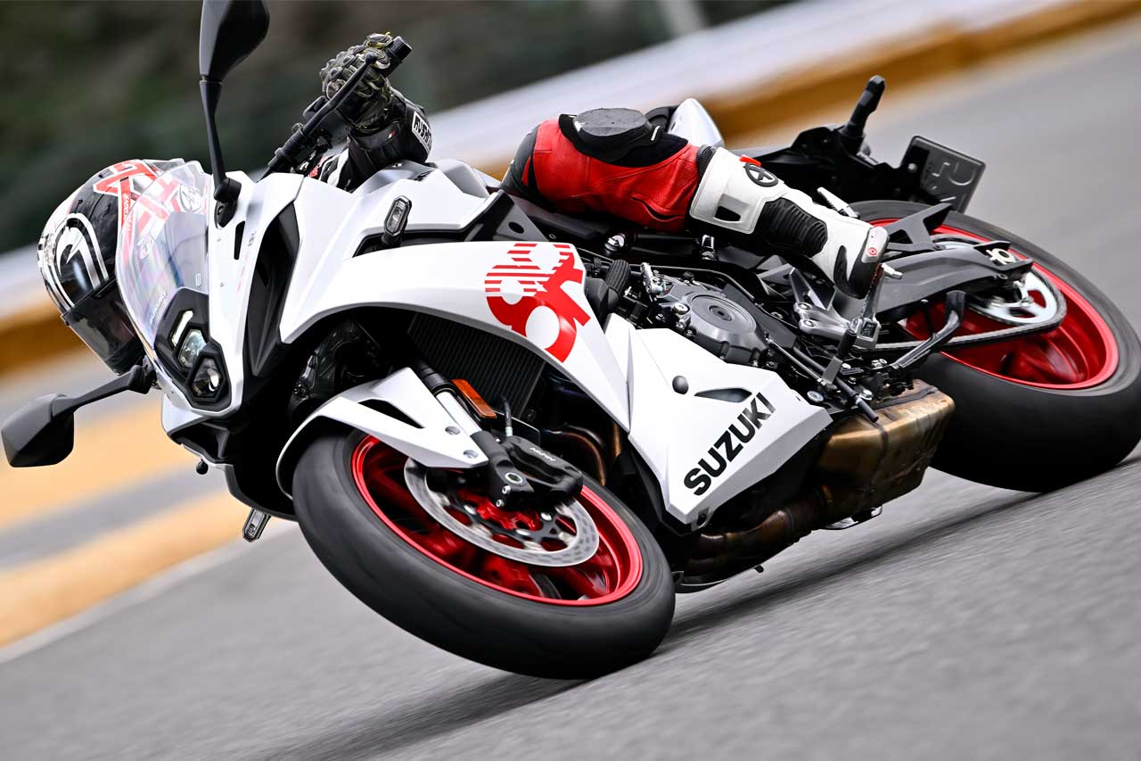 SUZUKI GSX-8R