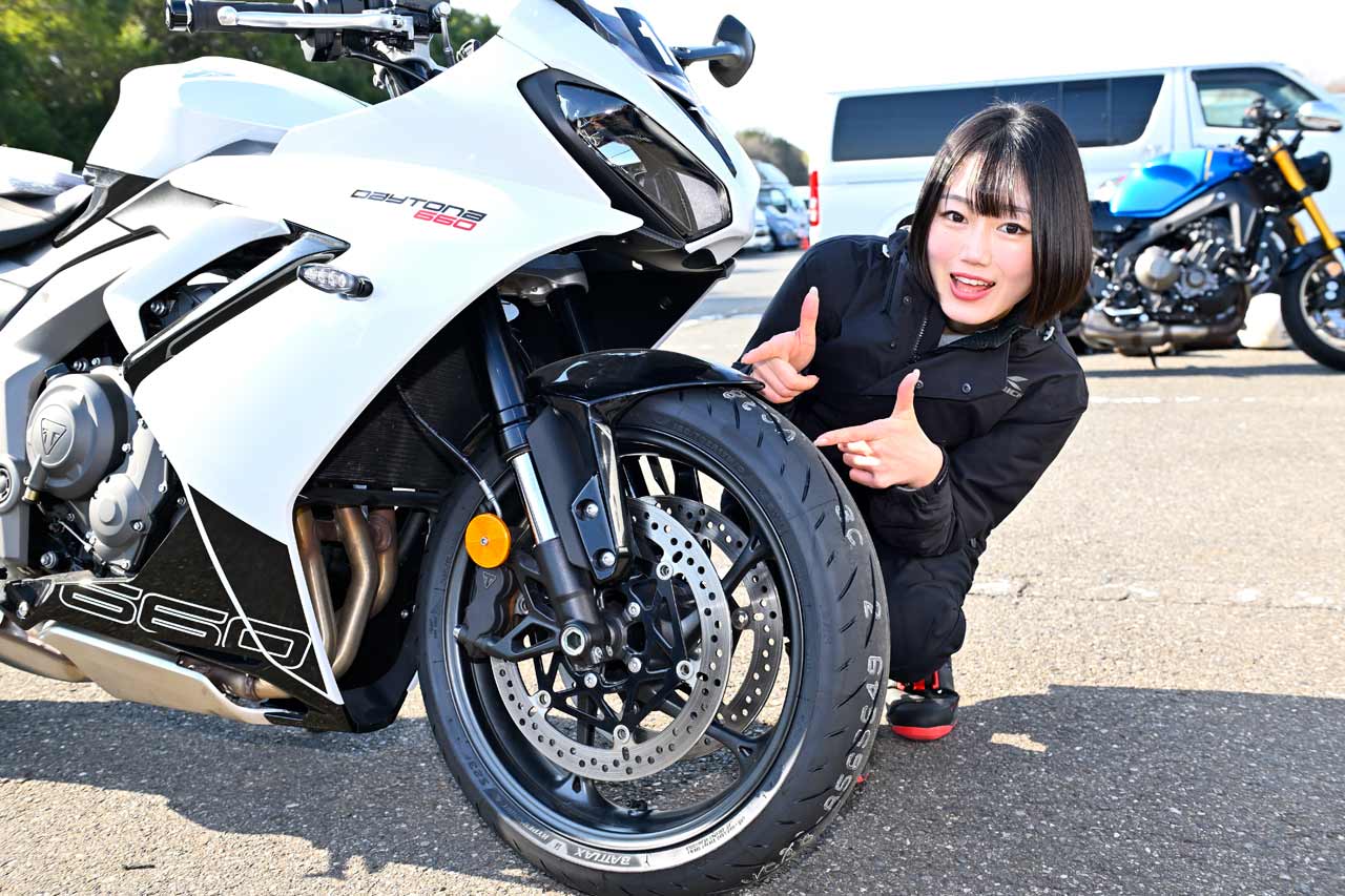 今回装着したのはBATTLAX HYPERSPORT S23。グリップ力をRS11に近づけたという、スポーツライディングにぴったりのタイヤです。おかげでデイトナ660とも仲良くなれた気がします